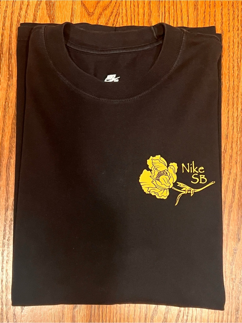 The Nike Tee - SB Men’s Tee Size Large
